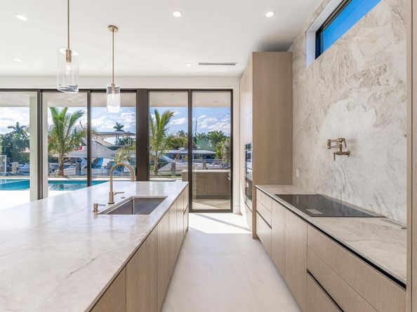 2612 NE 4th St, Pompano Beach FL 33062