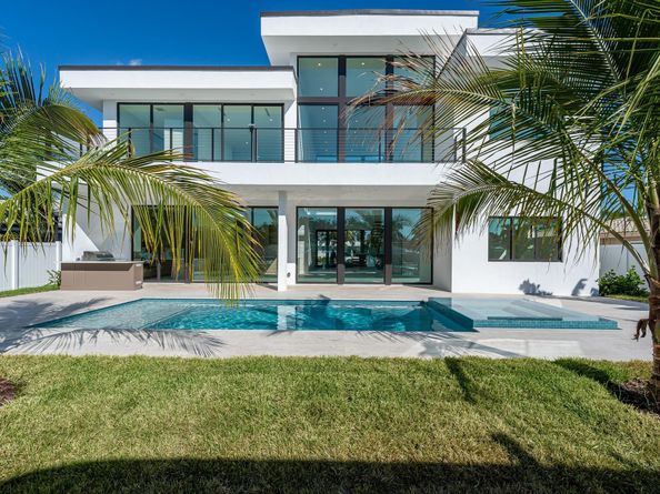 2612 NE 4th St, Pompano Beach FL 33062