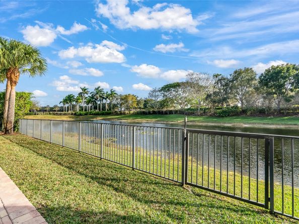 12334 NW 80th Pl, Parkland FL 33076