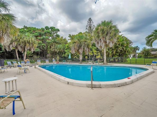 1910 Coquina Way, Coral Springs FL 33071