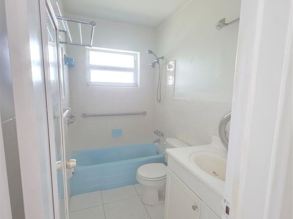 2131 NE 42nd Ct 209E, Lighthouse Point FL 33064