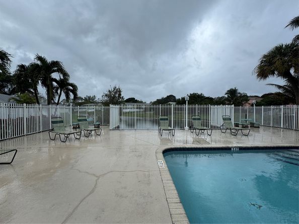 821 Crystal Lake Dr 1101, Deerfield Beach FL 33064