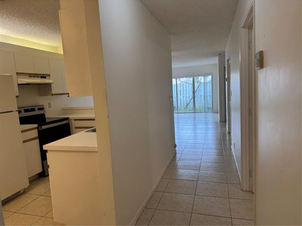 821 Crystal Lake Dr 1101, Deerfield Beach FL 33064
