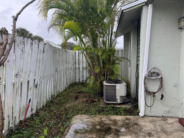 821 Crystal Lake Dr 1101, Deerfield Beach FL 33064