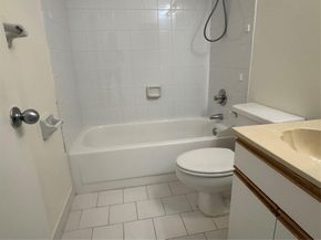 821 Crystal Lake Dr 1101, Deerfield Beach FL 33064