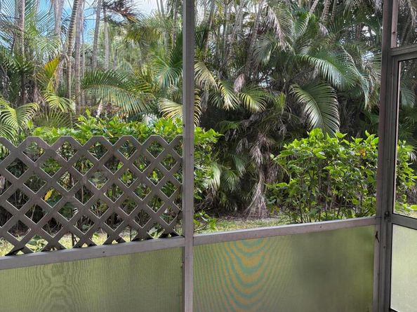 26 Golfs Edge D, West Palm Beach FL 33417