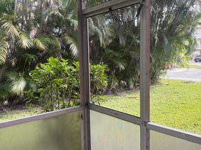 26 Golfs Edge D, West Palm Beach FL 33417