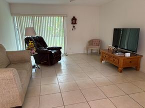 26 Golfs Edge D, West Palm Beach FL 33417