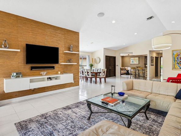 21033 Cottonwood Drive, Boca Raton FL 33428