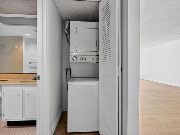 12750 SW 4th Ct 307J, Pembroke Pines FL 33027