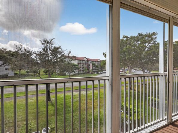 12750 SW 4th Ct 307J, Pembroke Pines FL 33027