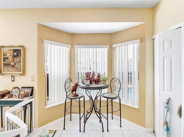 466 E Royal Cove Cir, Davie FL 33325