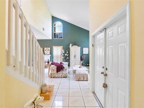 466 E Royal Cove Cir, Davie FL 33325