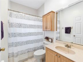 466 E Royal Cove Cir, Davie FL 33325