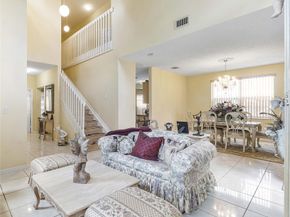 466 E Royal Cove Cir, Davie FL 33325