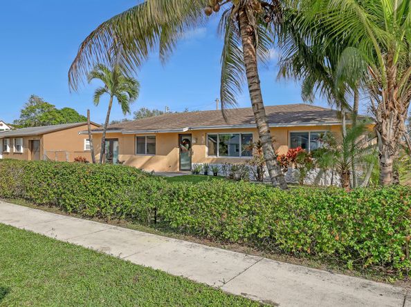 1476 N Mangonia Drive, West Palm Beach FL 33401