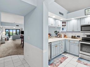 901 Seafarer Circle 503, Jupiter FL 33477