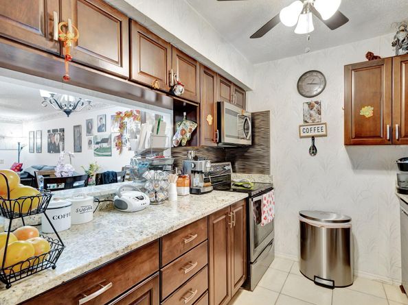 12005 Poinciana Boulevard 204, Royal Palm Beach FL 33411