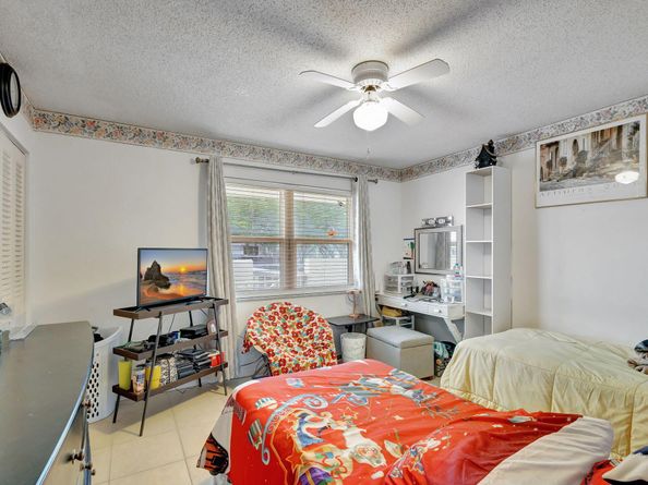 12005 Poinciana Boulevard 204, Royal Palm Beach FL 33411