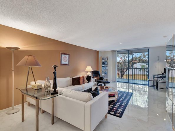 15461 Pembridge Drive 311, Delray Beach FL 33484