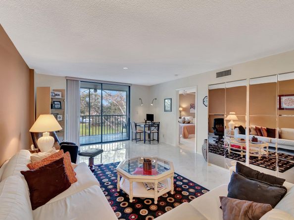 15461 Pembridge Drive 311, Delray Beach FL 33484