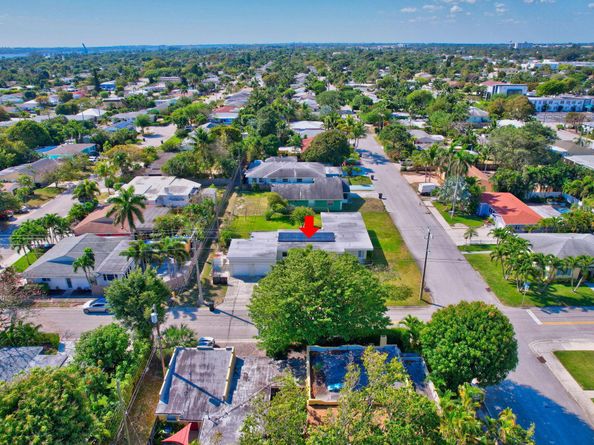 609 16th Avenue N, Lake Worth Beach FL 33460