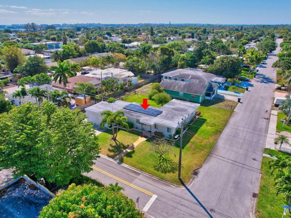 609 16th Avenue N, Lake Worth Beach FL 33460