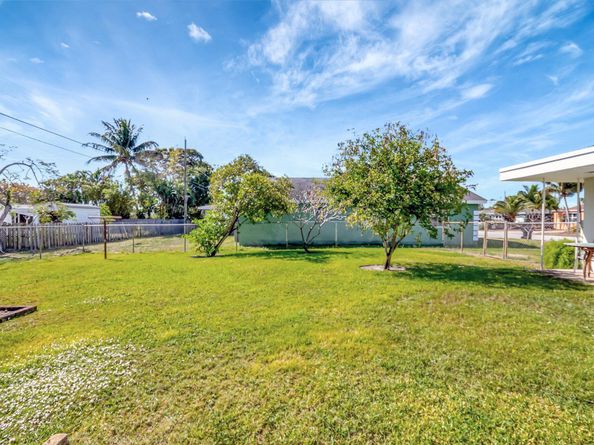 609 16th Avenue N, Lake Worth Beach FL 33460