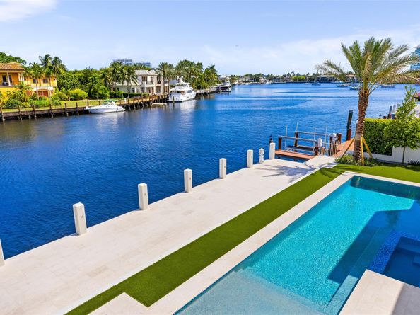 68 Isla Bahia Drive, Fort Lauderdale FL 33316