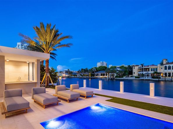 68 Isla Bahia Drive, Fort Lauderdale FL 33316