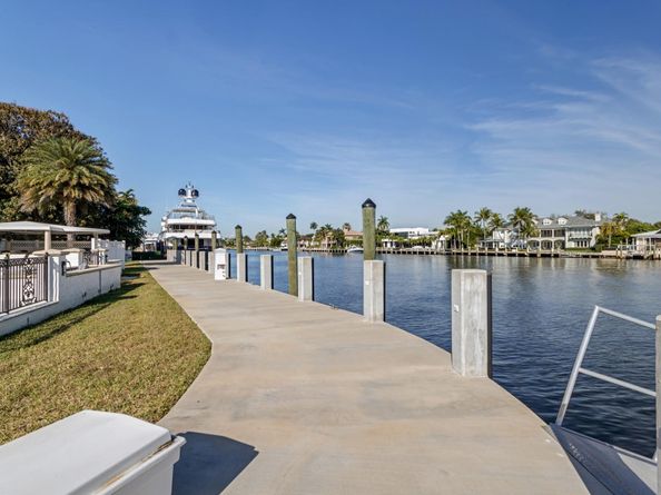 2301 Aqua Vista Blvd, Fort Lauderdale FL 33301