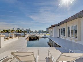 2301 Aqua Vista Blvd, Fort Lauderdale FL 33301