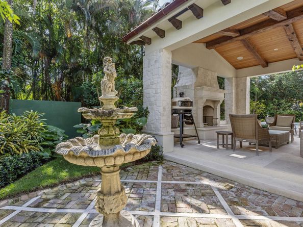 236 Via Las Brisas, Palm Beach FL 33480