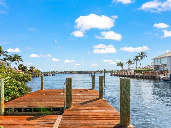 720 Mariners Way, Boynton Beach FL 33435