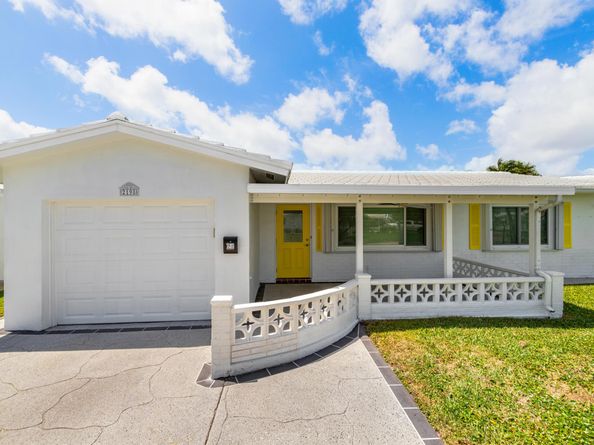 2198 SW 12th Avenue, Boynton Beach FL 33426