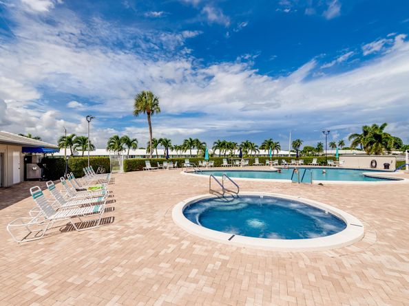 2198 SW 12th Avenue, Boynton Beach FL 33426