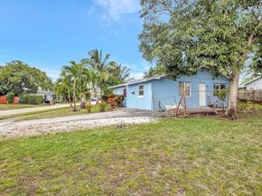 400 SW 14th Pl, Deerfield Beach FL 33441