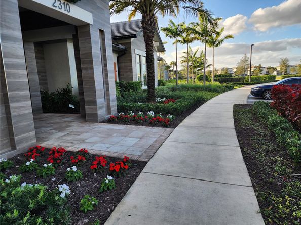 4422 S Silverwood Ln, Fort Lauderdale FL 33309