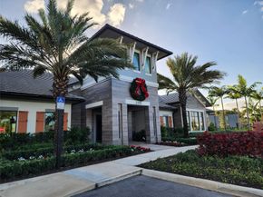 4422 S Silverwood Ln, Fort Lauderdale FL 33309