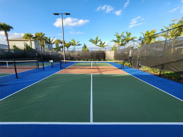4422 S Silverwood Ln, Fort Lauderdale FL 33309