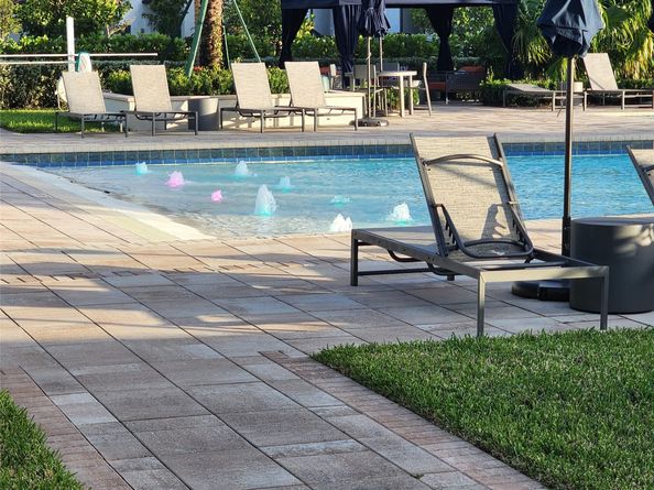 4422 S Silverwood Ln, Fort Lauderdale FL 33309