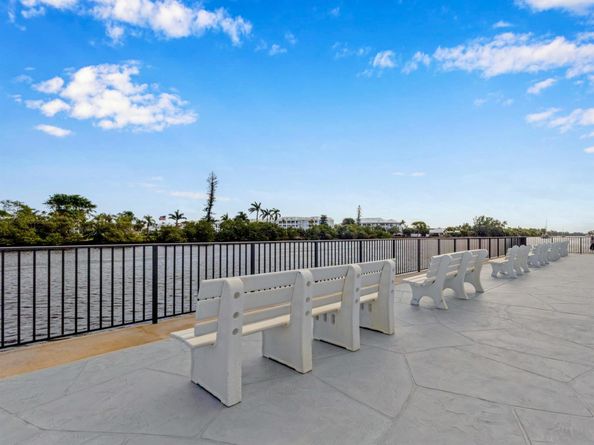 2420 S Federal Highway 19, Boynton Beach FL 33435