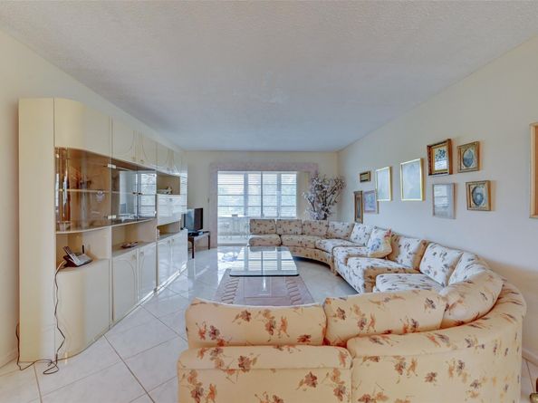 2101 Lucaya Bnd E4, Coconut Creek FL 33066