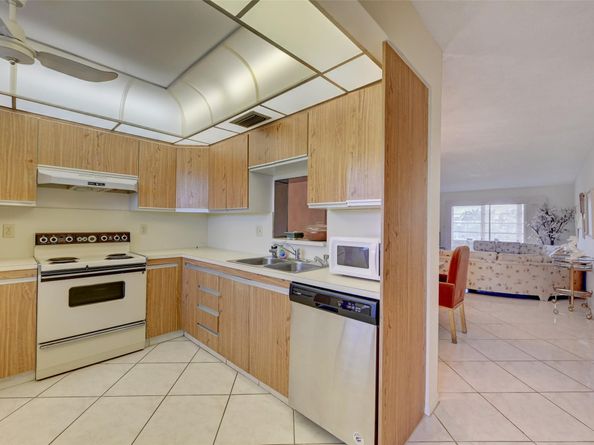 2101 Lucaya Bnd E4, Coconut Creek FL 33066