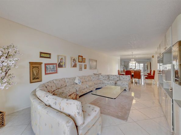 2101 Lucaya Bnd E4, Coconut Creek FL 33066