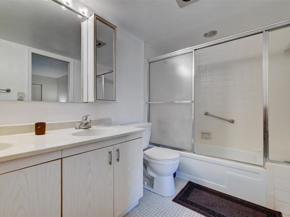 2101 Lucaya Bnd E4, Coconut Creek FL 33066