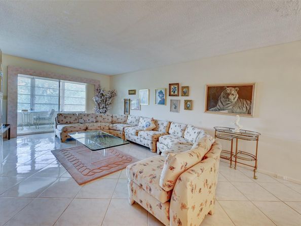 2101 Lucaya Bnd E4, Coconut Creek FL 33066
