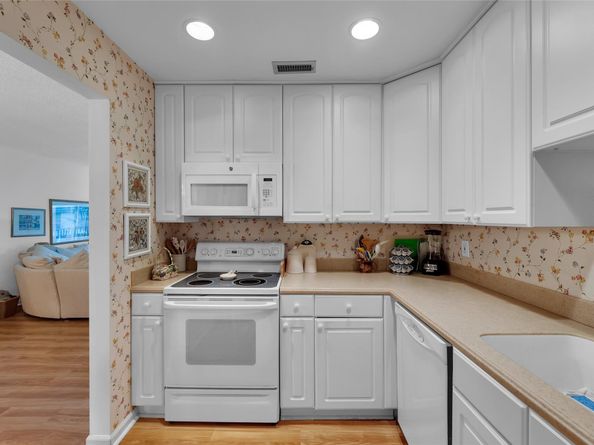 6371 Bay Club Dr 3, Fort Lauderdale FL 33308