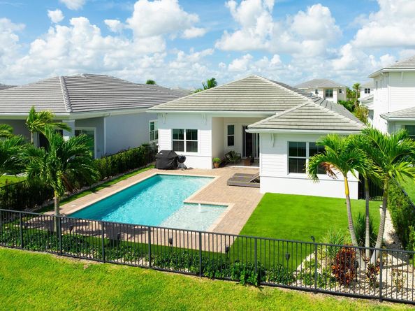 12484 Nautilus Circle, Palm Beach Gardens FL 33412