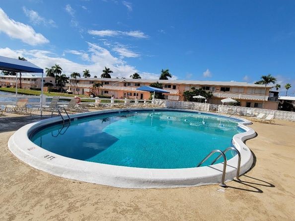 800 SW 11th Avenue 18a, Hallandale Beach FL 33009